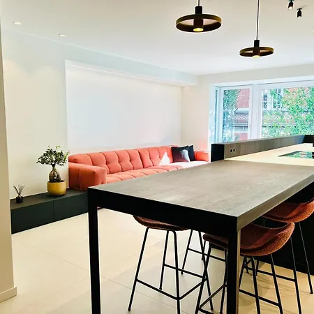 Serenity 1201 公寓 *